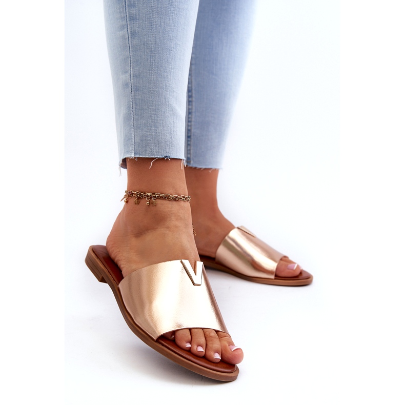 Evento Chanclas de mujer de piel ecológica con tacón plano, dorado Maliha 2