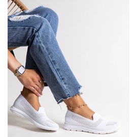 Las zapatillas blancas de Rahim con suela de espuma blanco 1 Las zapatillas blancas de Rahim con suela de espuma blanco 1