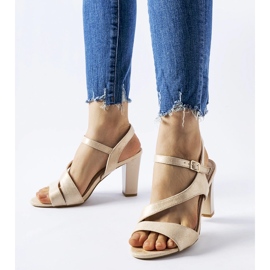 Sandalias de tacón beige de Murdock 1
