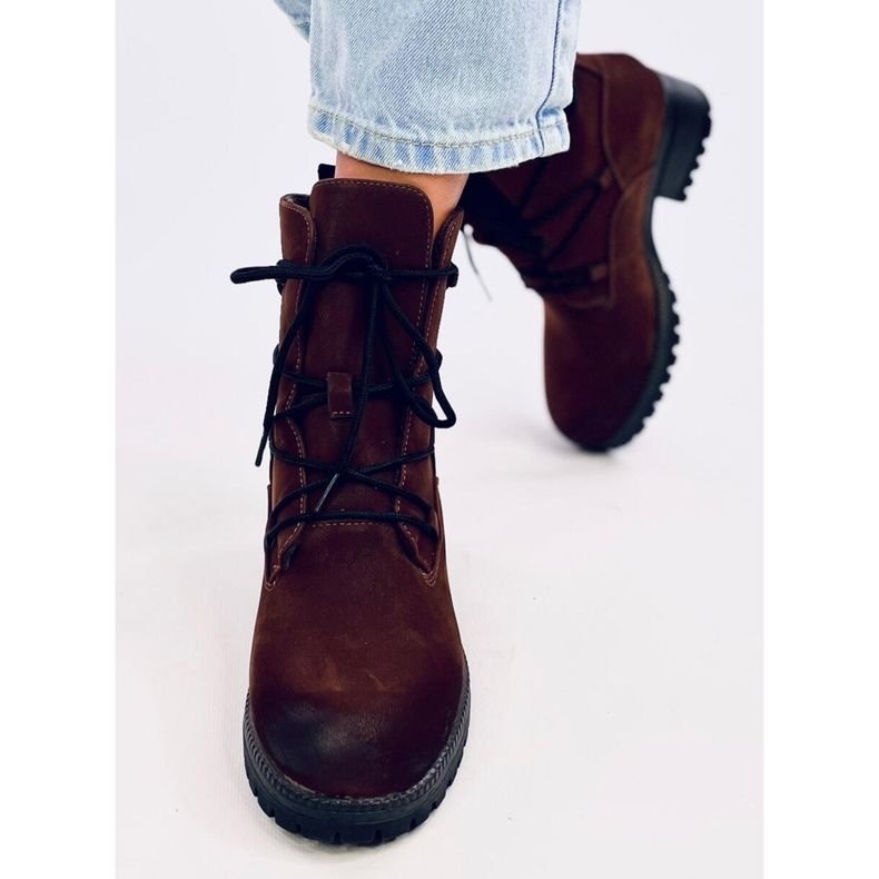 Botas sobre el protector de Puerto Marron marrón 1