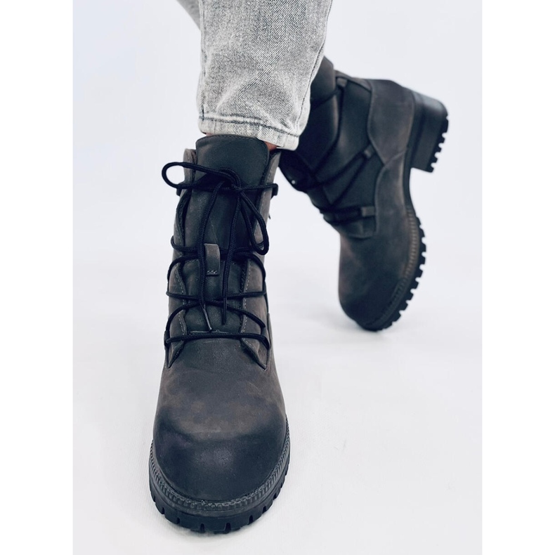 Botas en el protector Harbour Gris 1