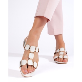 Sandalias planas blancas con estilo blanco 1