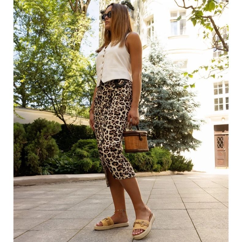 Chanclas amarillas con hebilla dorada de Feorie amarillo 2