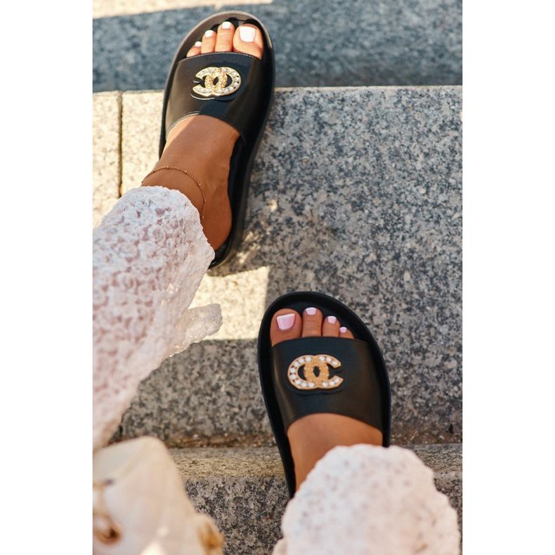 Chanclas de mujer elegantes y ligeras con decoración, piel natural S.Barski KV27-013, negro 1