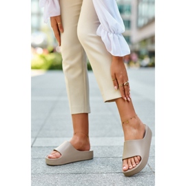 Chanclas Airaplea con plataforma de espuma de mujer de color marrón beige 1
