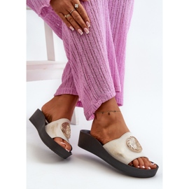Zazoo 2920 Chanclas de Mujer de Piel con Cuña y Detalle Dorado, Oro Cepillado blanco 8