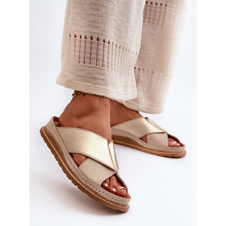 Chanclas Piel Perfilada Maciejka 04986-04 Dorado-Beige 2