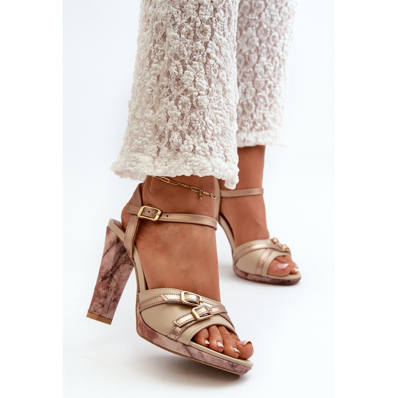 Sandalias Mujer Piel Con Tacón Alto Maciejka 06564-22 Beige-Dorado 2