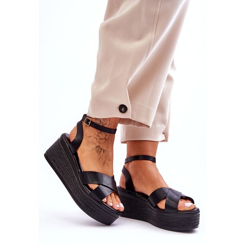 Las cómodas sandalias de cuñas negras de las mujeres negro 4