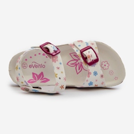 Sandalias infantiles con flores y hebillas, blanco Memoria 1 Sandalias infantiles con flores y hebillas, blanco Memoria 1