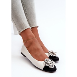 Bailarinas Mujer Piel Ecológica Detalle Decorativo, Blanco Divinella 6