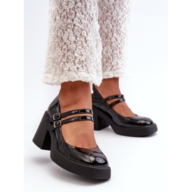 Zapatos de tacón de charol negros con tacones gruesos de Halmina 2