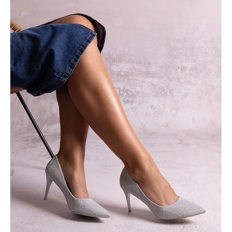 Tacones altos con purpurina plateada y aplicación de piel Makaya. plata 1