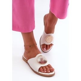 Chanclas de mujer con tacón plano y decoración, blanco Rivashea 4