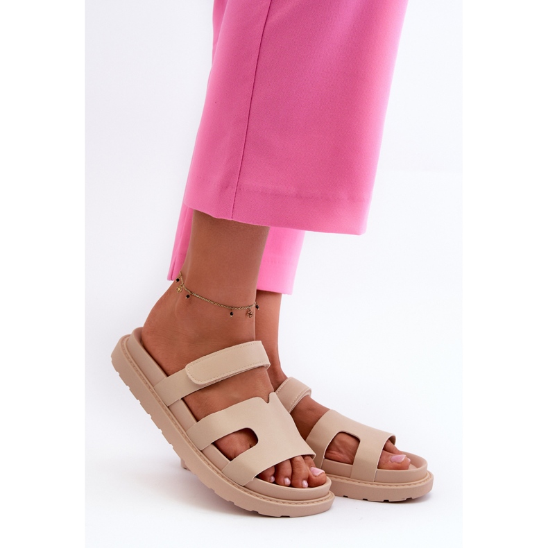 Chanclas Mujer Piel Ecológica Con Velcro Beige Claro Silaka 1