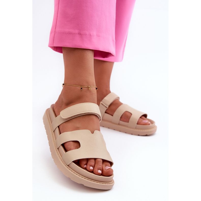 Chanclas Mujer Piel Ecológica Con Velcro Beige Claro Silaka 2 Chanclas Mujer Piel Ecológica Con Velcro Beige Claro Silaka 2
