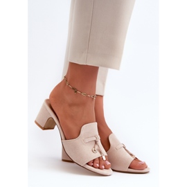 Chanclas de mujer Jemenna beige con tacones altos de ante ecológico 1