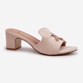 Chanclas de mujer Jemenna beige con tacones altos de ante ecológico 3
