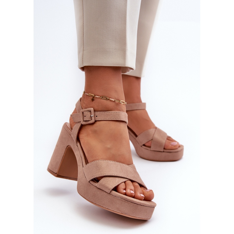 Sandalias de Mujer Confeccionadas en Ante Ecológico con Tacón Alto y Plataforma, Beige Oscuro Sakane 2