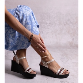 Sandalias Farah con cuña dorada dorado 1