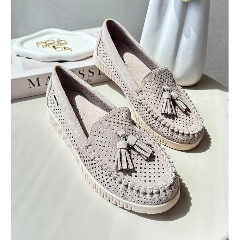 Mocasines Calados de Mujer Confeccionados en Ante Ecológico, Tinami Beige 1