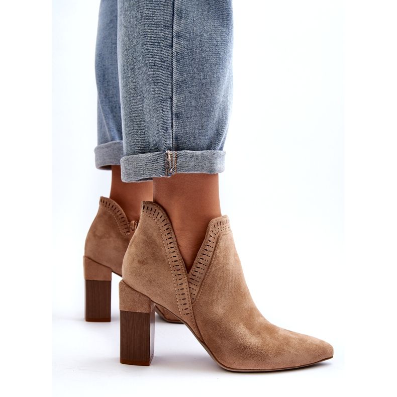 Bella Paris Botines beige con estampado calado 3