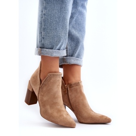 Bella Paris Botines beige con estampado calado 1