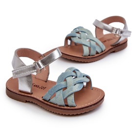 Sandalias infantiles azules con cierre de velcro y tiras entrelazadas 7