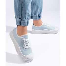 Zapatillas de mujer azules. 1