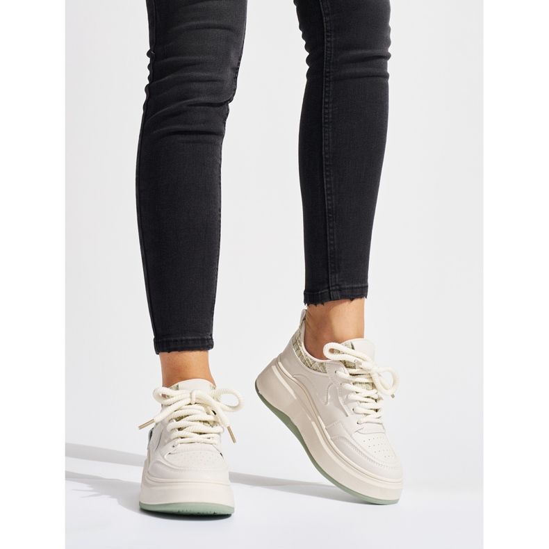 Zapatillas de mujer negras con suela gruesa. beige 2 Zapatillas de mujer negras con suela gruesa. beige 2