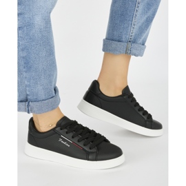 Zapatillas deportivas clásicas negras. negro 3