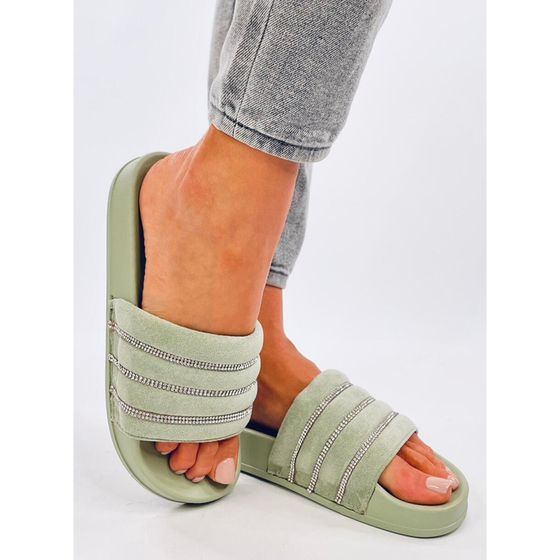 Chanclas Lynne Green con pedrería verde 2