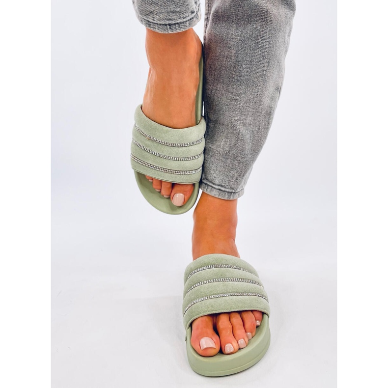 Chanclas Lynne Green con pedrería verde 1