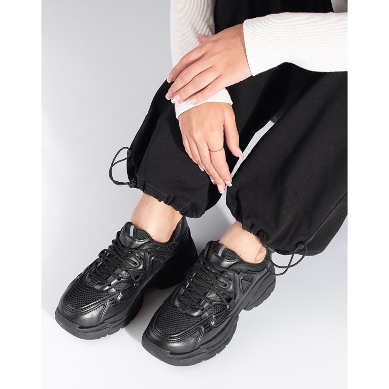 Zapatillas negras con suela gruesa negro 1