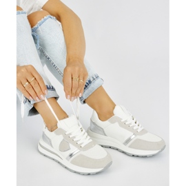 Zapatillas deportivas blancas de mujer. blanco 3