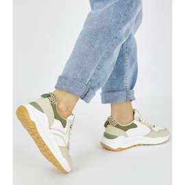 Deportivas de mujer multicolor con suela gruesa. blanco 2