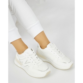 Zapatillas blancas cómodas de mujer. blanco 3