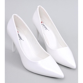 Salón stiletto lacado blanco 1