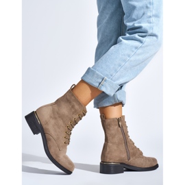 Botines de mujer beige con cordones y tacón bajo 2 Botines de mujer beige con cordones y tacón bajo 2