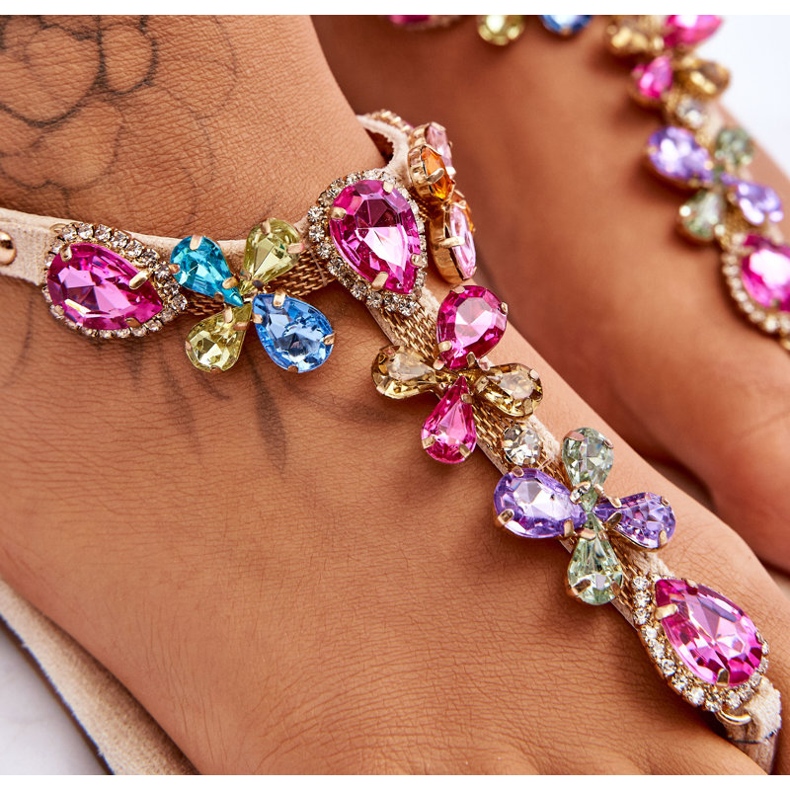 Sandalias chanclas de ante beige con pedrería 2