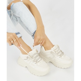 Zapatillas beige mujer 3