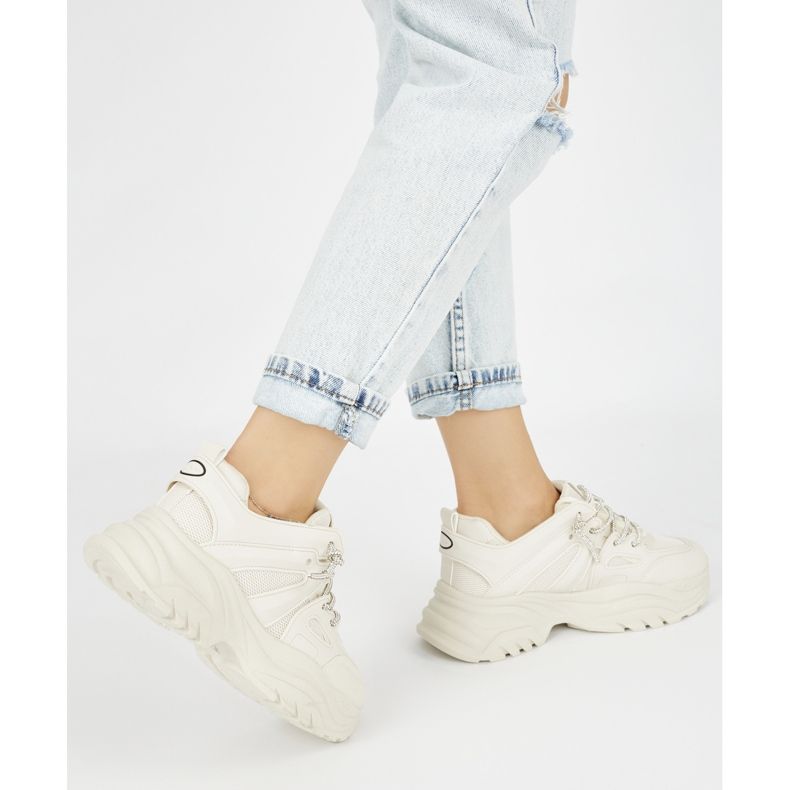 Zapatillas beige mujer 2