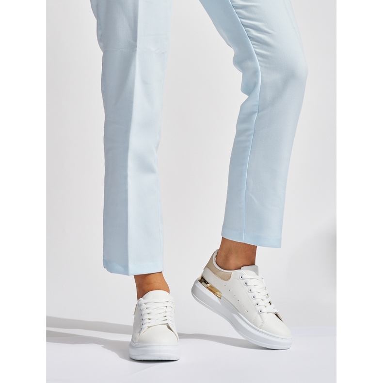 Zapatillas deportivas clásicas blancas. blanco 1