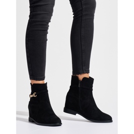 Botines de ante negro con cadena. 1 Botines de ante negro con cadena. 1