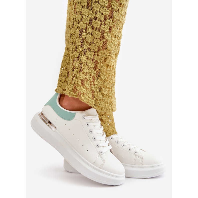 Zapatillas Deportivas de Mujer con Plataforma Baja Fabricadas en Piel Ecológica, Blanco y Verde, Nevelena 1