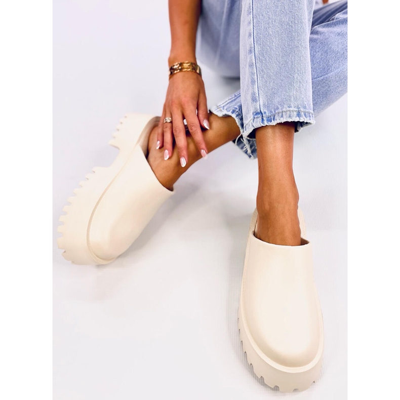 Zuecos Ernest de espuma beige 2 Zuecos Ernest de espuma beige 2