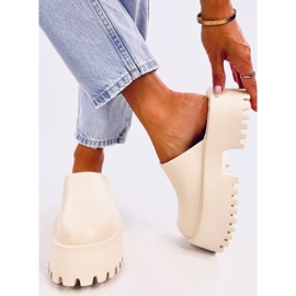 Zuecos Ernest de espuma beige 4