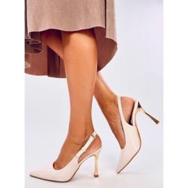 Tacones de charol Mariot Beige con tacón abierto 1