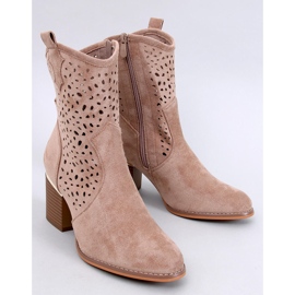 Antares Bota cowboy ante calado color caqui beige 2