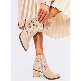 Donovan Botín tacón calado beige 5